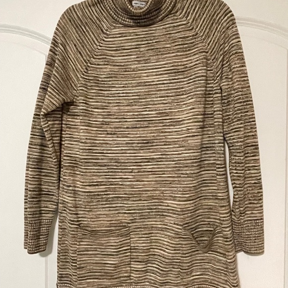 Tunic Sweater - Picture 1 of 3